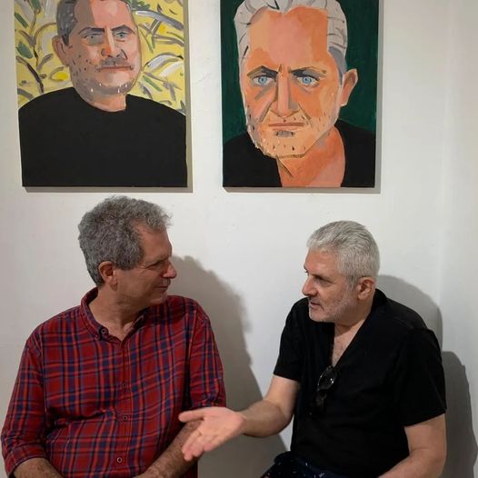 עם יוסי וקסמן בתערוכה "תמונות וזכרונות" יוני 2022